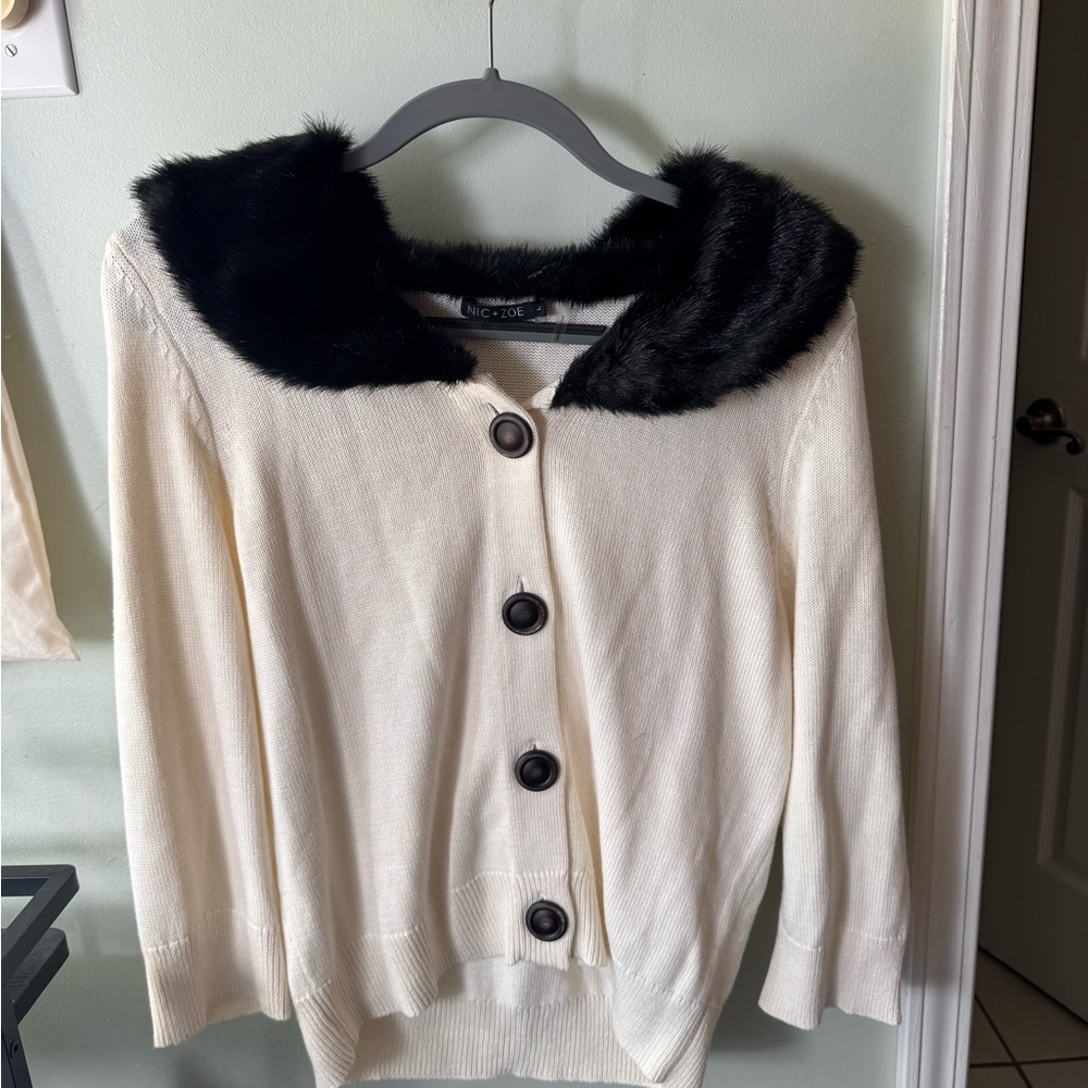 NIC+ZOE Black Collar Cream Cardigan